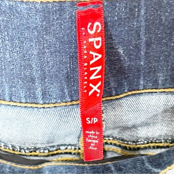 Spanx Distressed Skinny Jeans in Medium Wash Size Small - Picture 4 of 8